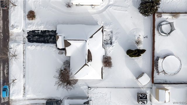 45 Woodgate Drive, Lancaster, NY 14086