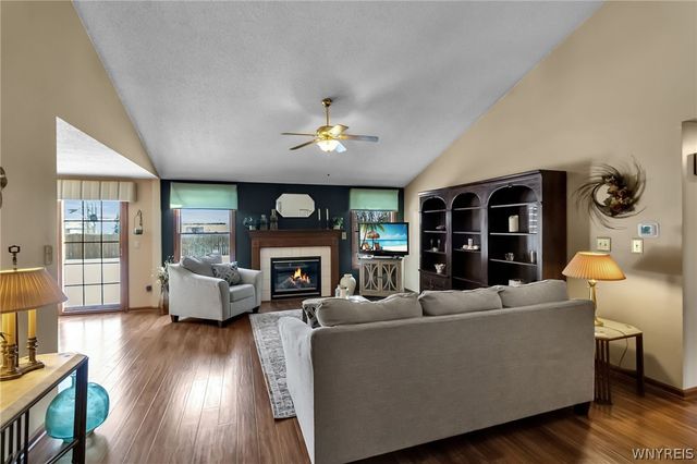 45 Woodgate Drive, Lancaster, NY 14086