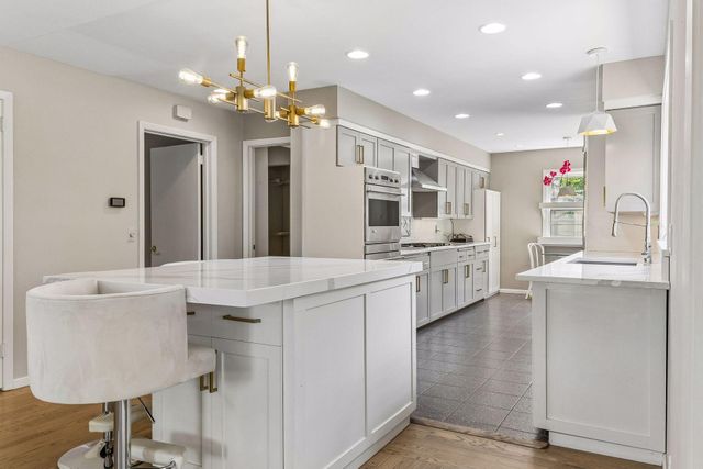 5512 Goya Lane, Edina, MN 55436