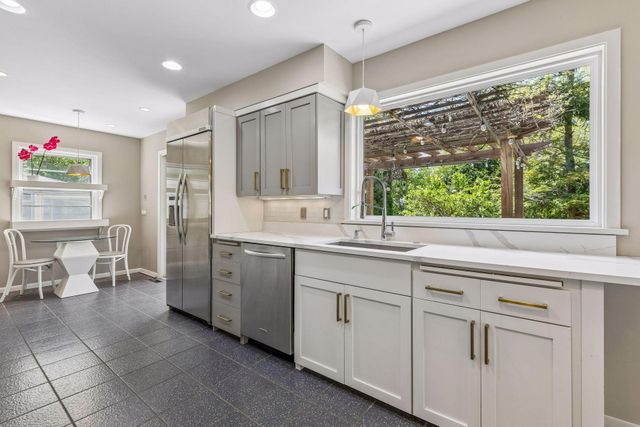 5512 Goya Lane, Edina, MN 55436