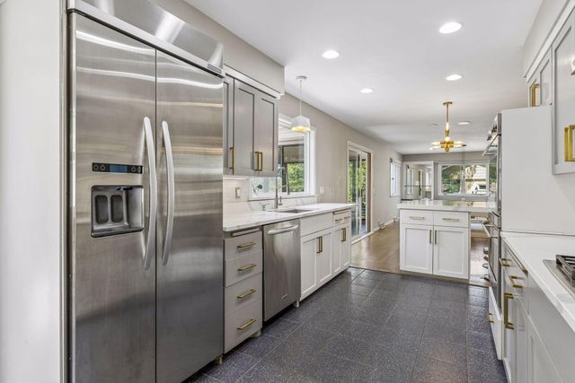 5512 Goya Lane, Edina, MN 55436