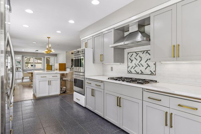 5512 Goya Lane, Edina, MN 55436