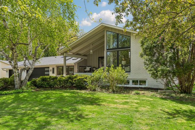 5512 Goya Lane, Edina, MN 55436