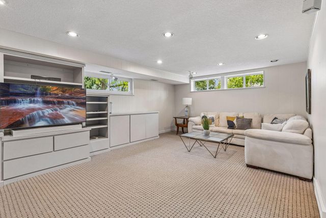 5512 Goya Lane, Edina, MN 55436