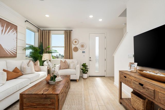 1528 Vintage Lane, Clovis, CA 93619