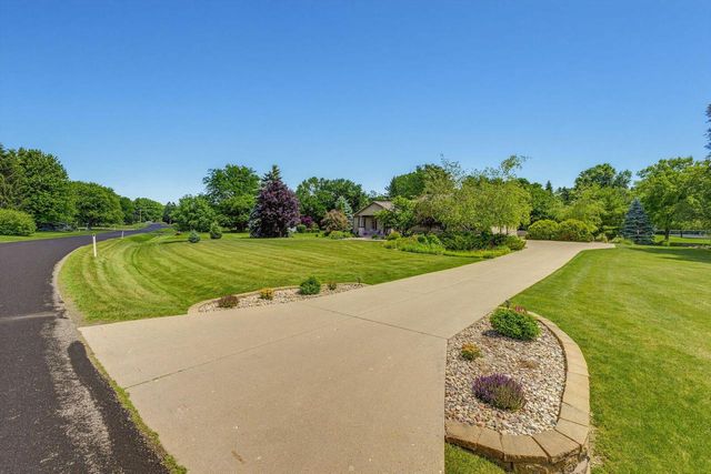 W266N6696 Beacon Hills DRIVE, Lisbon, WI 53089
