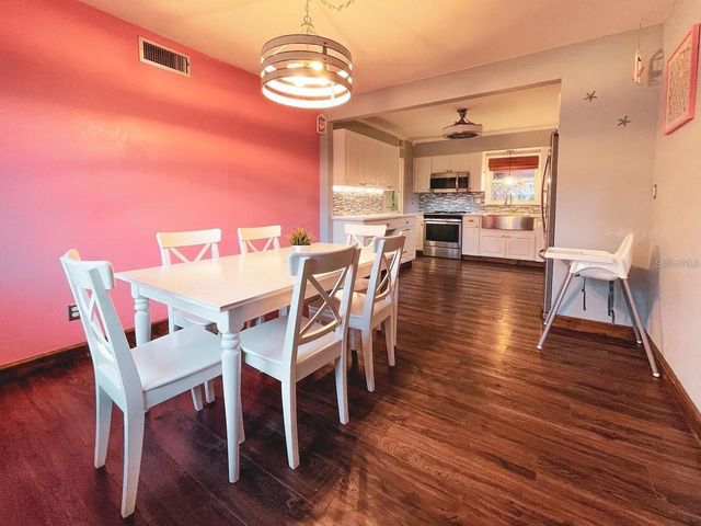 9201 86TH AVENUE, Seminole, FL 33777