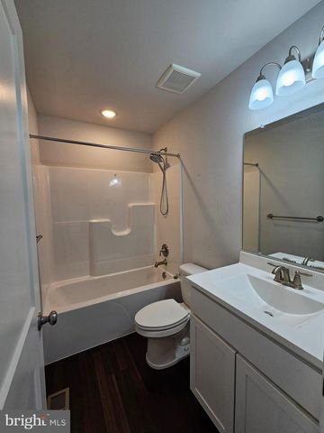 47 BOBBI CT, Berkeley Springs, WV 25411