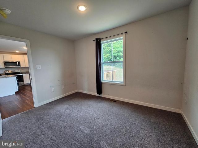 47 BOBBI CT, Berkeley Springs, WV 25411