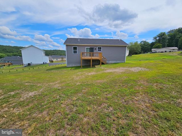 47 BOBBI CT, Berkeley Springs, WV 25411