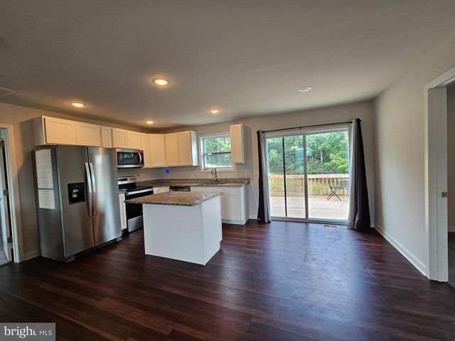 47 BOBBI CT, Berkeley Springs, WV 25411