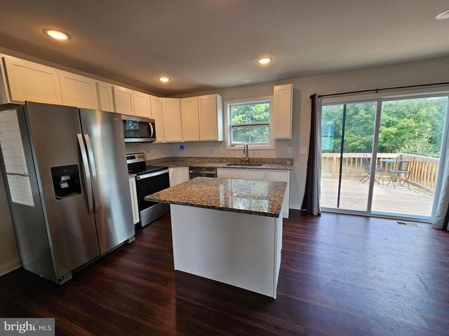 47 BOBBI CT, Berkeley Springs, WV 25411