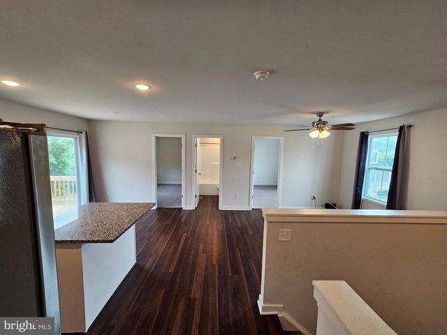 47 BOBBI CT, Berkeley Springs, WV 25411