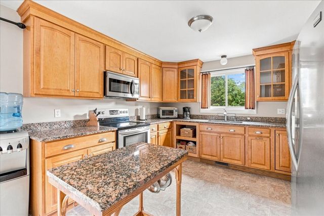 3 Charbonneau Ave, Lakeville, MA 02347