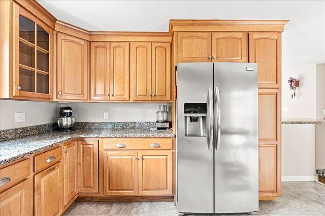 3 Charbonneau Ave, Lakeville, MA 02347