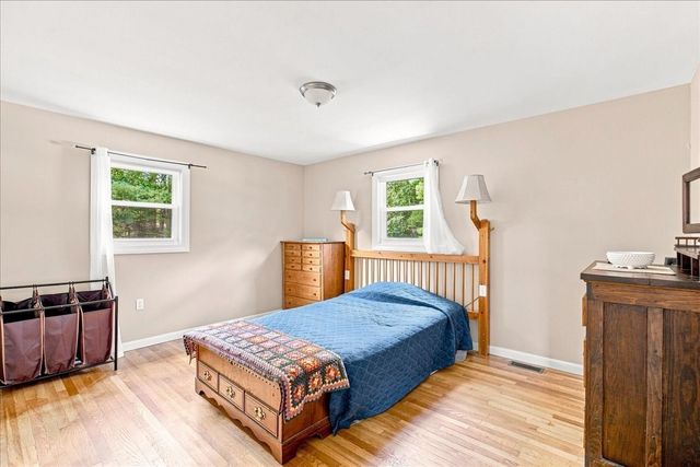 3 Charbonneau Ave, Lakeville, MA 02347