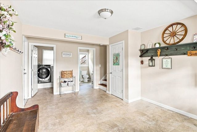 3 Charbonneau Ave, Lakeville, MA 02347