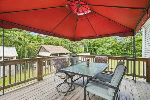 3 Charbonneau Ave, Lakeville, MA 02347
