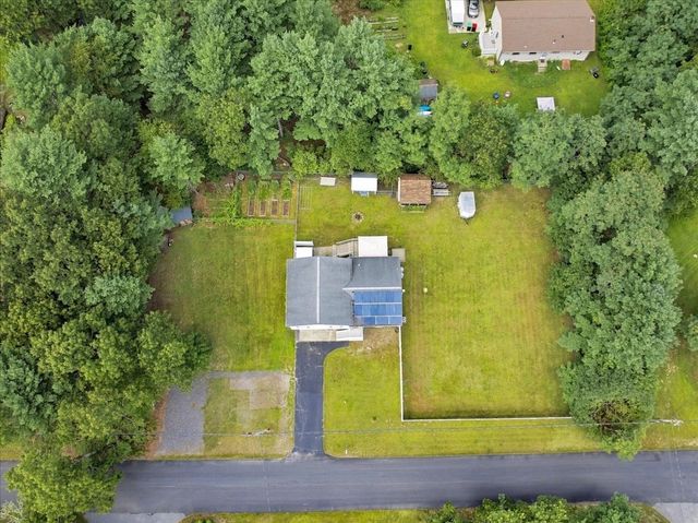 3 Charbonneau Ave, Lakeville, MA 02347