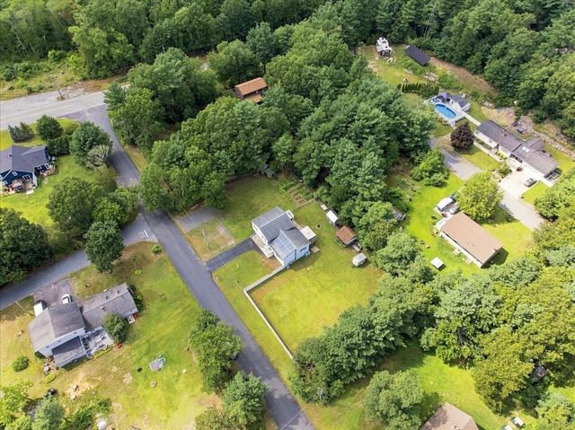 3 Charbonneau Ave, Lakeville, MA 02347