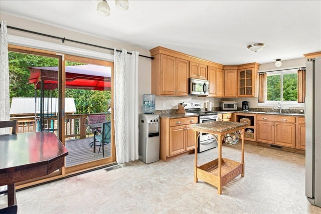 3 Charbonneau Ave, Lakeville, MA 02347