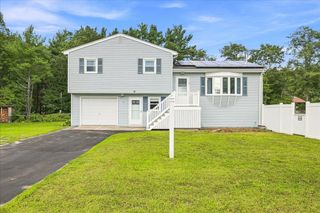 3 Charbonneau Ave, Lakeville, MA 02347