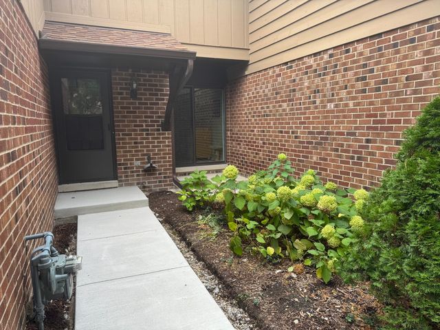 1244 Loughborough Court, Wheaton, IL 60189