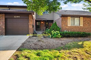1244 Loughborough Court, Wheaton, IL 60189