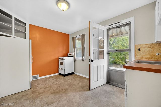 23050 Tracy Avenue, Euclid, OH 44123