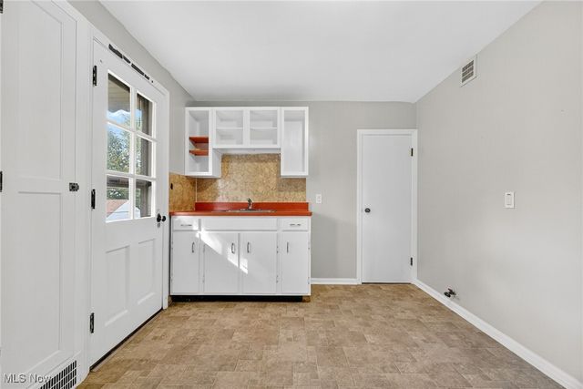 23050 Tracy Avenue, Euclid, OH 44123