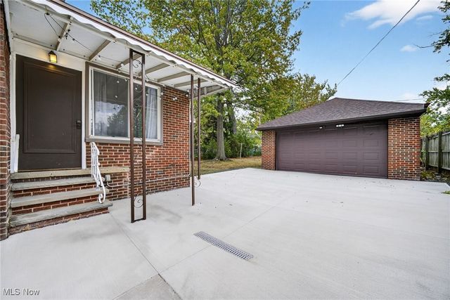 23050 Tracy Avenue, Euclid, OH 44123