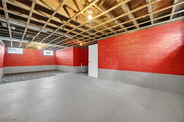 23050 Tracy Avenue, Euclid, OH 44123