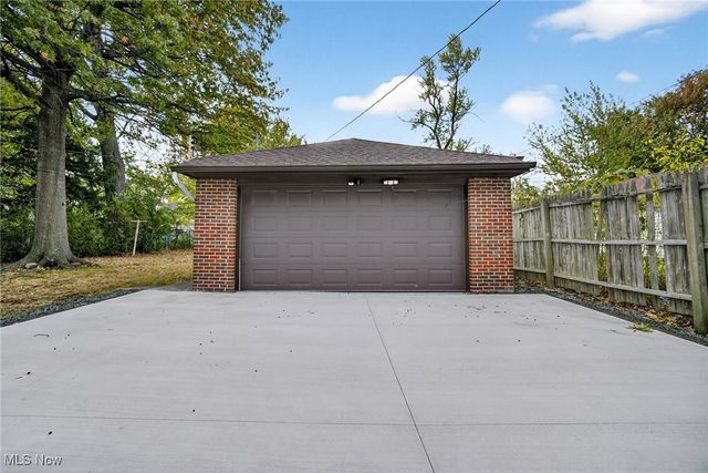 23050 Tracy Avenue, Euclid, OH 44123