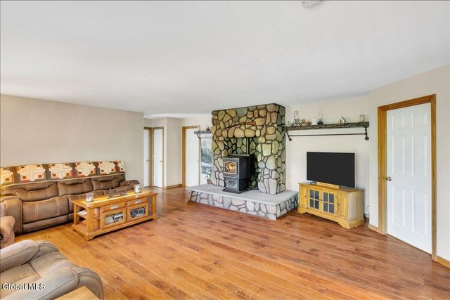 525 Crook's Grove Road, Ballston Spa, NY 12020