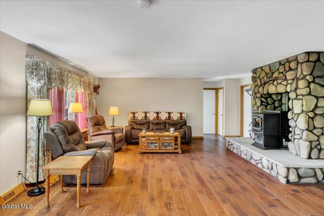 525 Crook's Grove Road, Ballston Spa, NY 12020