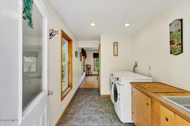 525 Crook's Grove Road, Ballston Spa, NY 12020