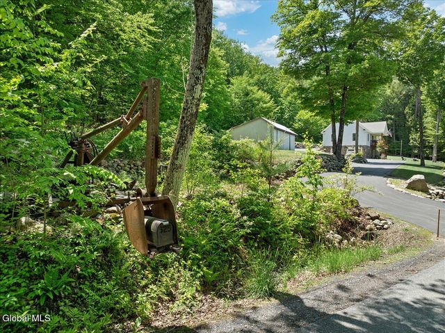 525 Crook's Grove Road, Ballston Spa, NY 12020