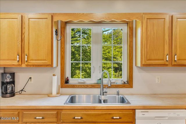 525 Crook's Grove Road, Ballston Spa, NY 12020