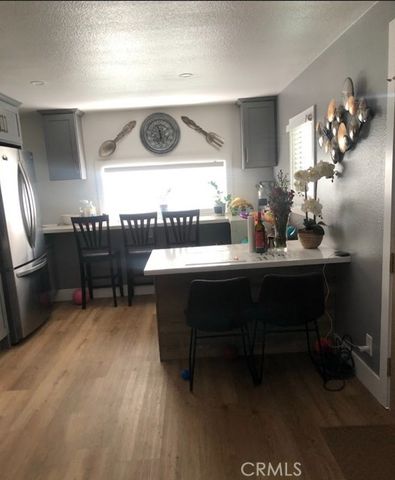 190 N Meridian 66, Rialto, CA 92376