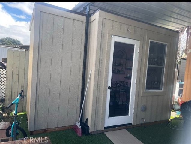 190 N Meridian 66, Rialto, CA 92376