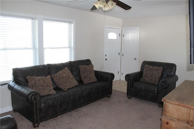 14309 E 39th Street, Independence, MO 64055