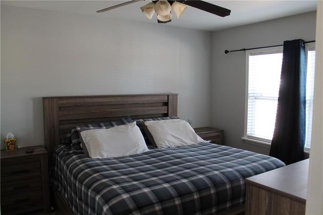 14309 E 39th Street, Independence, MO 64055