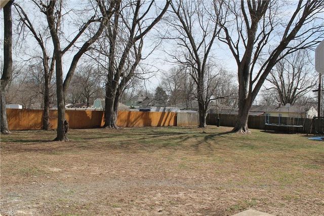 14309 E 39th Street, Independence, MO 64055