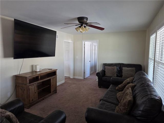 14309 E 39th Street, Independence, MO 64055