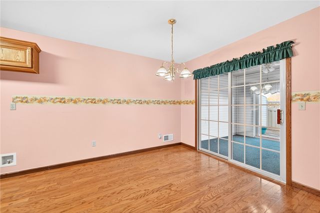 1010 Timberwood Dr, Chippewa Twp, PA 15010