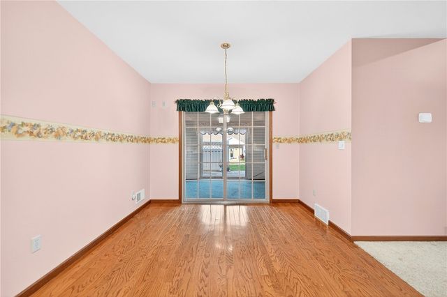 1010 Timberwood Dr, Chippewa Twp, PA 15010