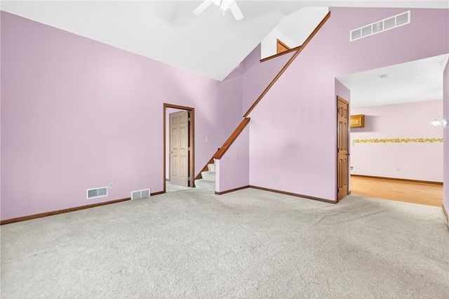 1010 Timberwood Dr, Chippewa Twp, PA 15010