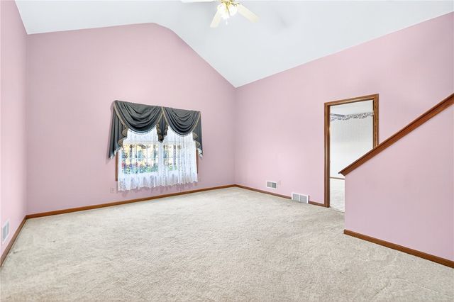 1010 Timberwood Dr, Chippewa Twp, PA 15010