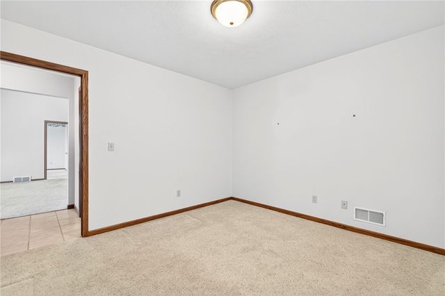 1010 Timberwood Dr, Chippewa Twp, PA 15010