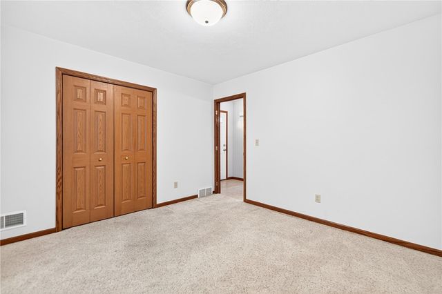 1010 Timberwood Dr, Chippewa Twp, PA 15010